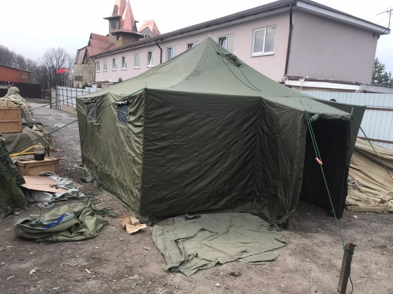 Палатка УСТ-56 зимняя (на металлических стойках) Палатка УСТ-56 зимняя (на металлических стойках)