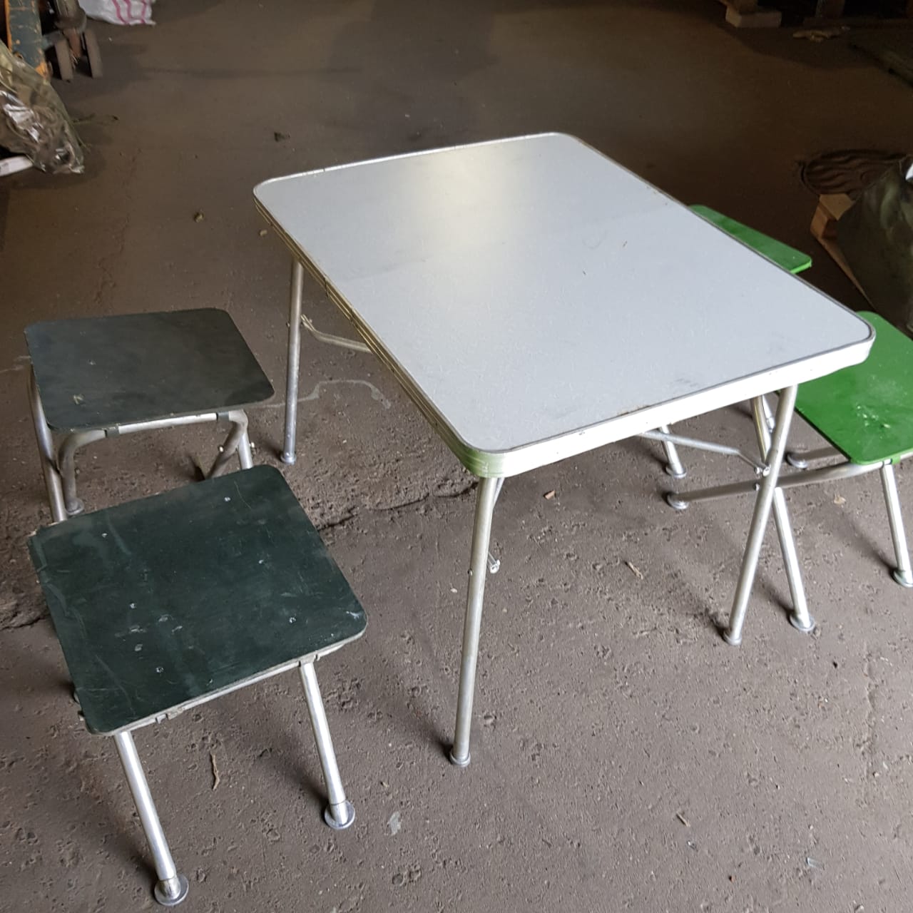 Стол офицерский со стульями